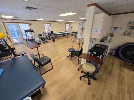 Fitness Equipment, Interior, Recessed Lighting, Wood Texture Flooring