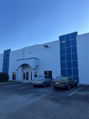 Exterior, Facade, Modern