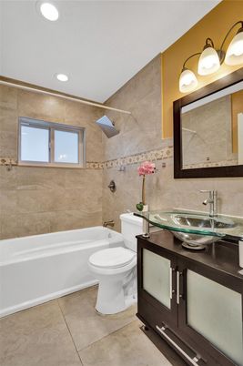 Bathroom, Interior, Recessed Lighting