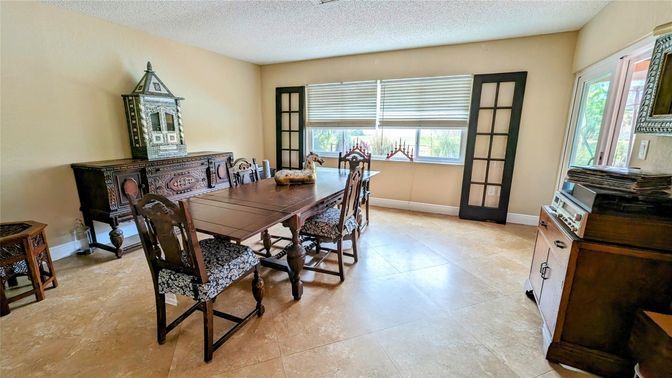 Dining room, Interior