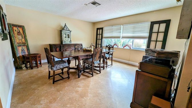 Dining room, Interior