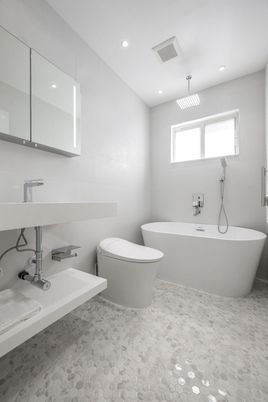 Bathroom, Free Standing Baths, Interior, Recessed Lighting
