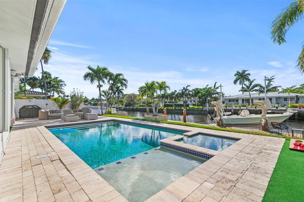 Exterior, Pool, Water