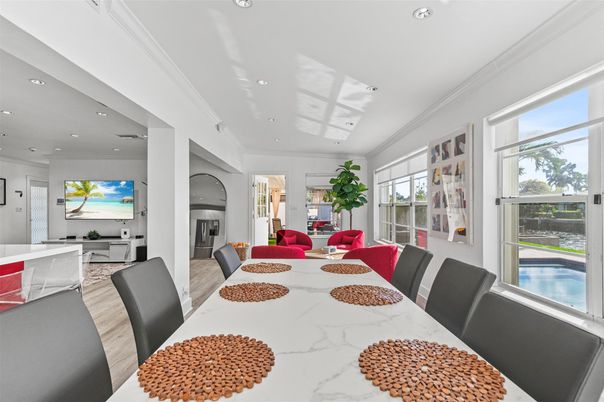 Dining room, Interior, Recessed Lighting