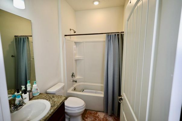 Bathroom, Interior, Recessed Lighting