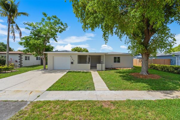 Attached, Backyard, Exterior, Facade, Ranch