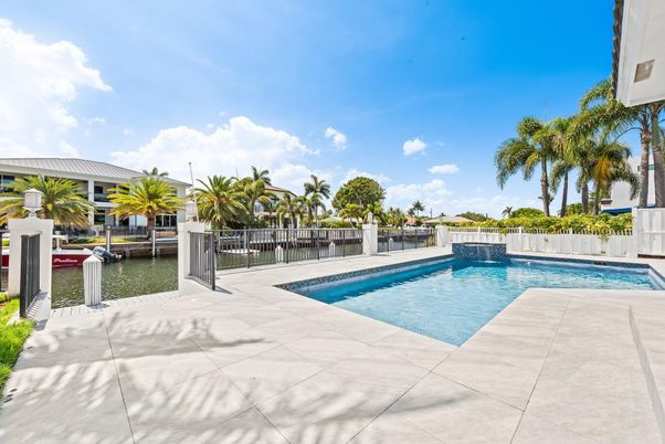 Exterior, Pool, Water