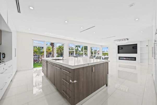 Fireplace, Interior, Kitchen, Recessed Lighting