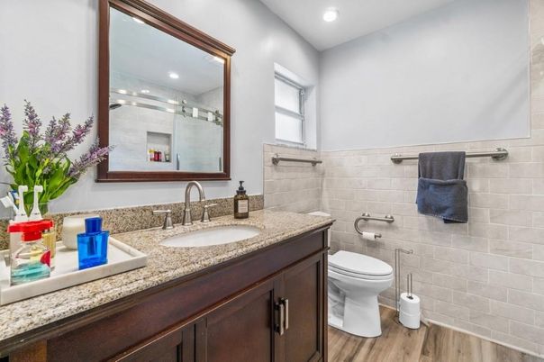 Bathroom, Interior, Recessed Lighting, Wood Texture Flooring