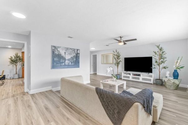 Interior, Living room, Recessed Lighting, Wood Texture Flooring