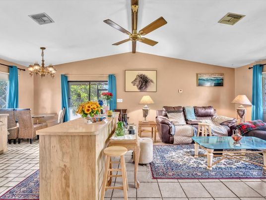 Chandelier, Dining room, Interior, Living room
