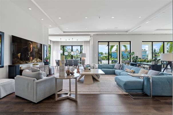 Dining room, Interior, Living room, Pendant Lights, Recessed Lighting, Wood Texture Flooring