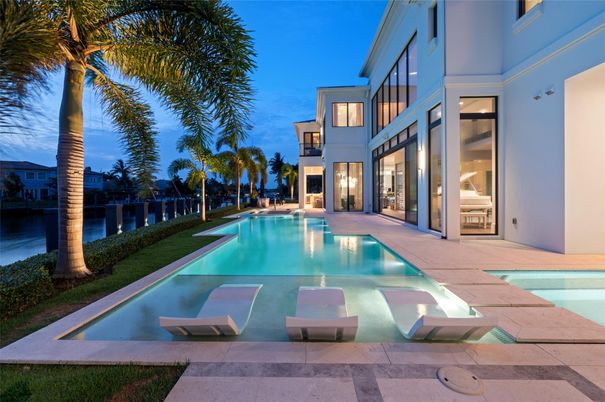 Exterior, Pool, Water