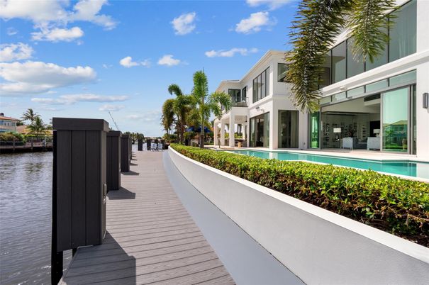 Exterior, Pool, Water