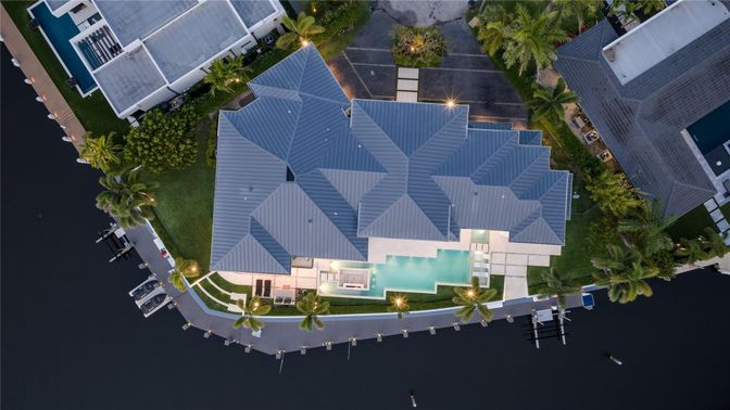 Exterior, Drone