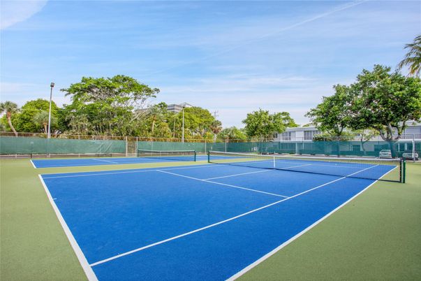 Exterior, Tennis Courts