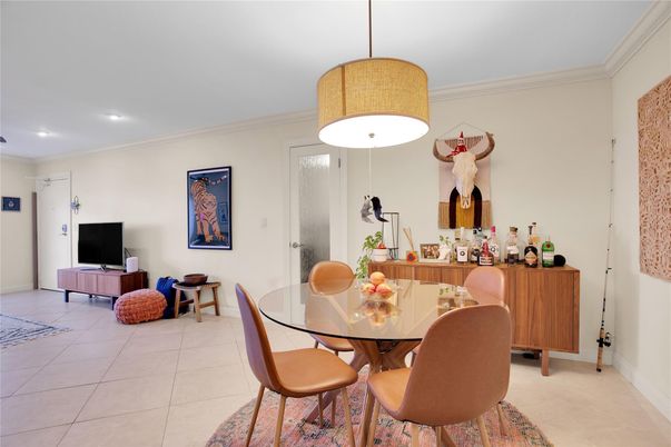 Dining room, Interior, Recessed Lighting