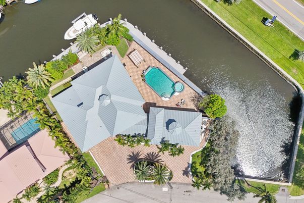 Exterior, Drone
