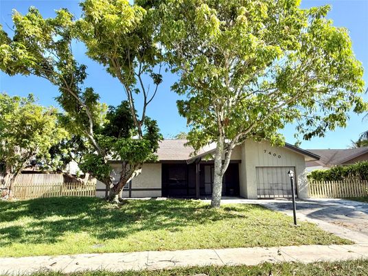 Backyard, Detached Garage, Exterior