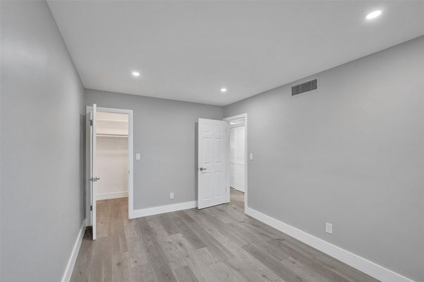 Empty room, Interior, Recessed Lighting, Wood Texture Flooring