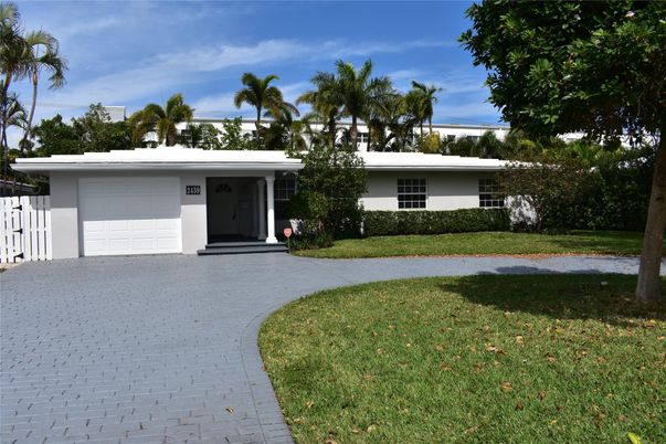 Attached, Backyard, Exterior, Facade, Ranch
