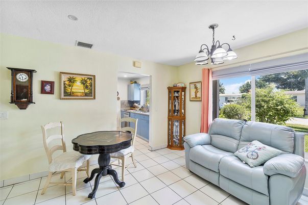 Chandelier, Dining room, Interior, Kitchen, Recessed Lighting