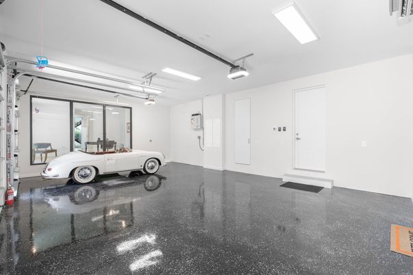 Garage, Interior
