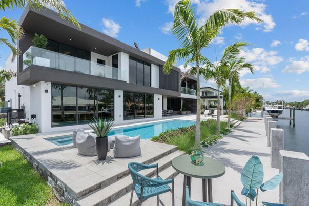 Exterior, Pool, Water
