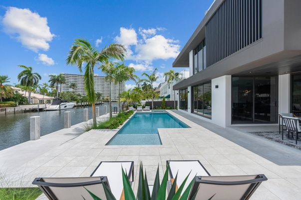 Exterior, Pool, Water