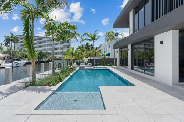 Exterior, Pool, Water
