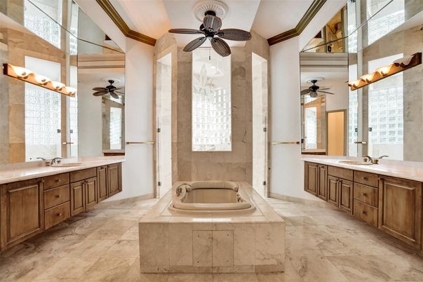 Bathroom, Dual Sink Vanities, Interior