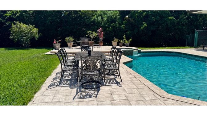 Exterior, Pool