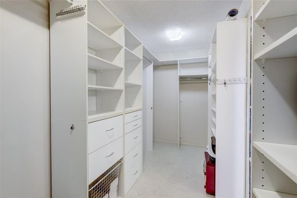 Interior, Walk-in Closets
