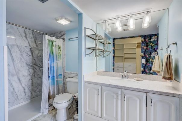 Bathroom, Interior, Marble, Marble Walls, Walk-in Closets