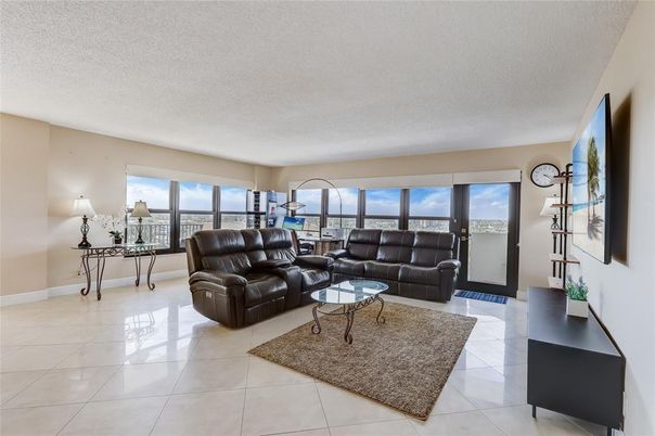 Interior, Living room, Water