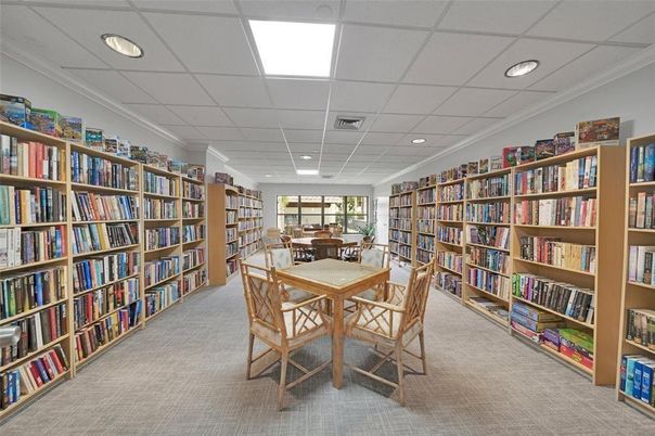 Dining room, Interior, Recessed Lighting