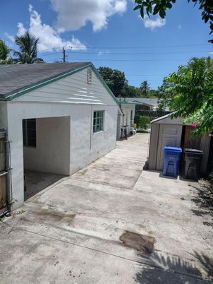 Detached Garage, Exterior