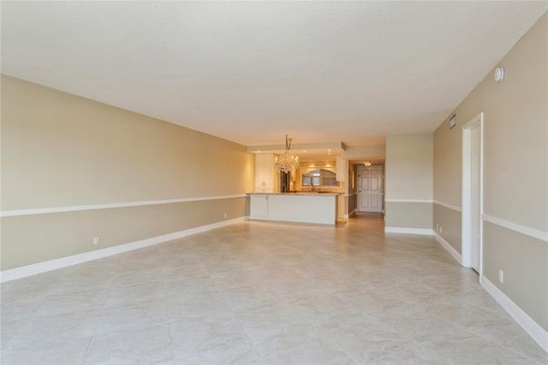 Chandelier, Empty room, Interior, Kitchen