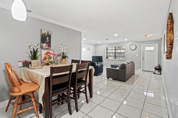 Dining room, Interior, Living room, Recessed Lighting
