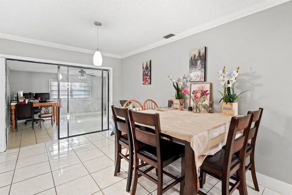 Dining room, Interior, Pendant Lights