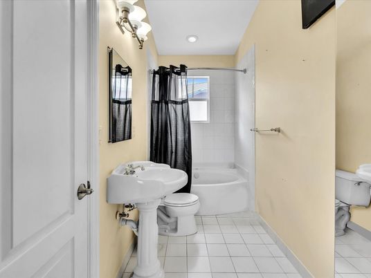 Bathroom, Interior, Recessed Lighting