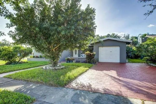 Backyard, Detached Garage, Exterior