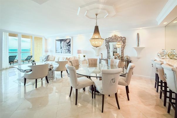Chandelier, Dining room, Interior, Recessed Lighting, Water