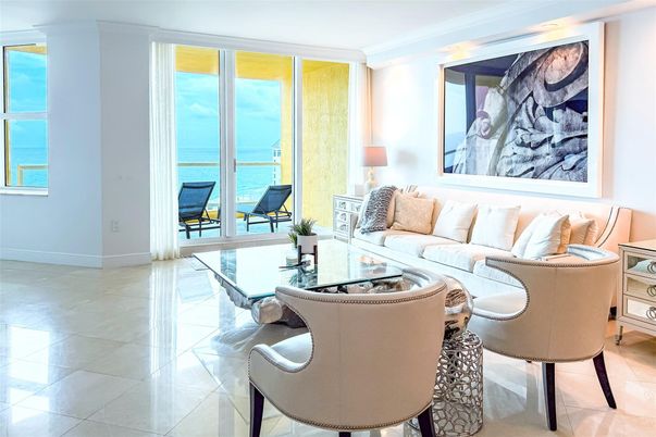 Interior, Living room, Water