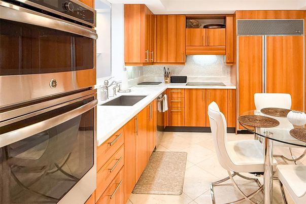 Dining room, Interior, Kitchen, Stainless Steel Appliances