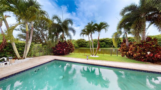 Exterior, Pool, Water