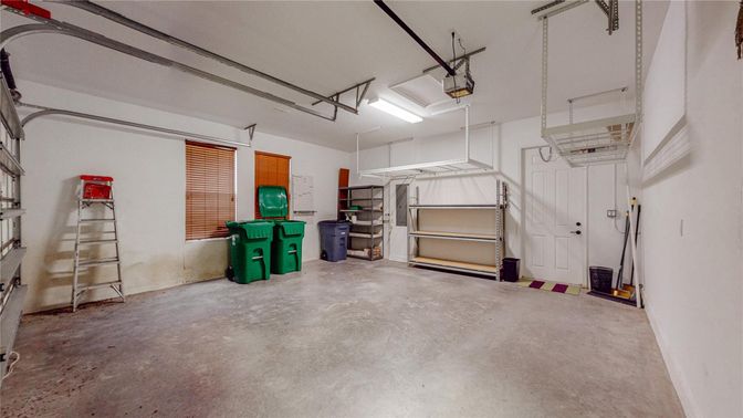 Garage, Interior