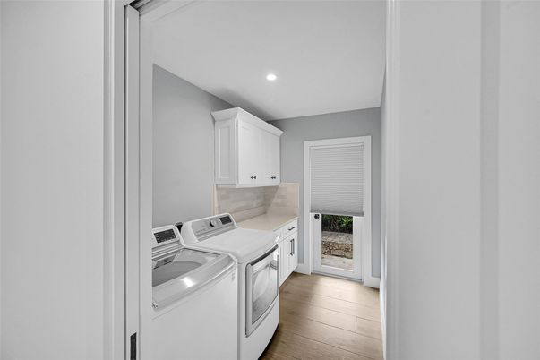 Interior, Recessed Lighting, Utility Closets, Washer, Wood Texture Flooring