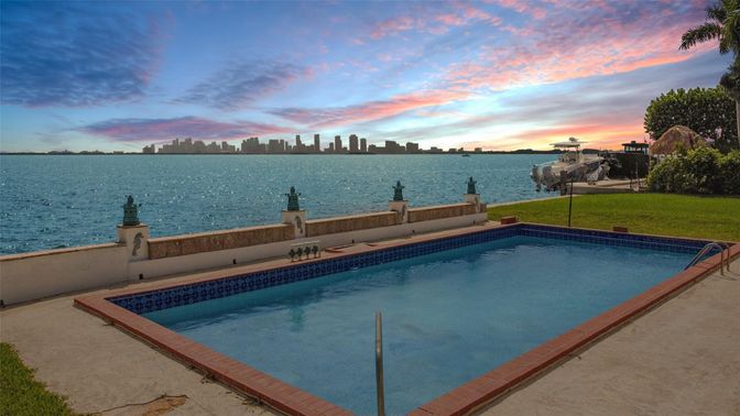 Exterior, Pool, Water
