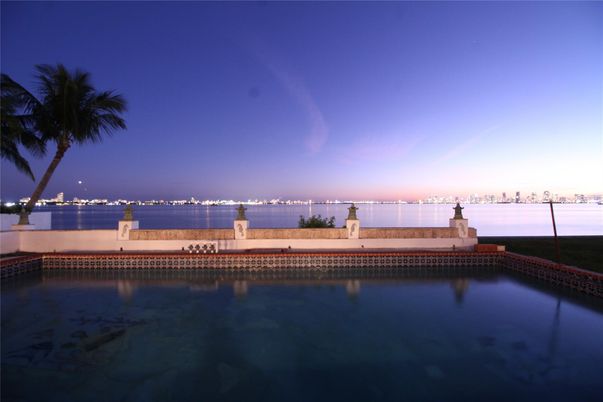 Exterior, Pool, Water